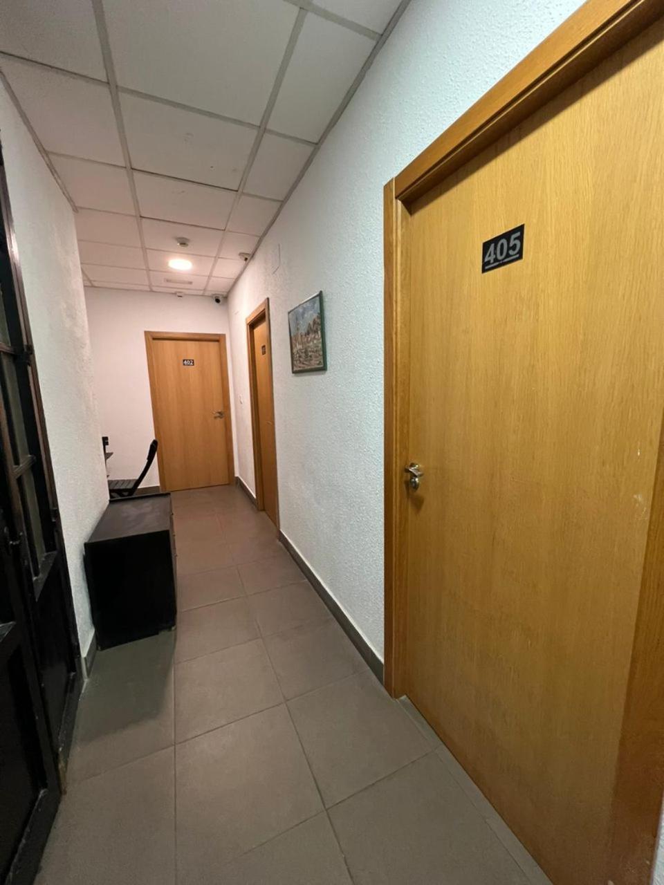 호스탈 밀란 호텔 알리칸테 외부 사진 A typical corridor in the 4th floor of the main building