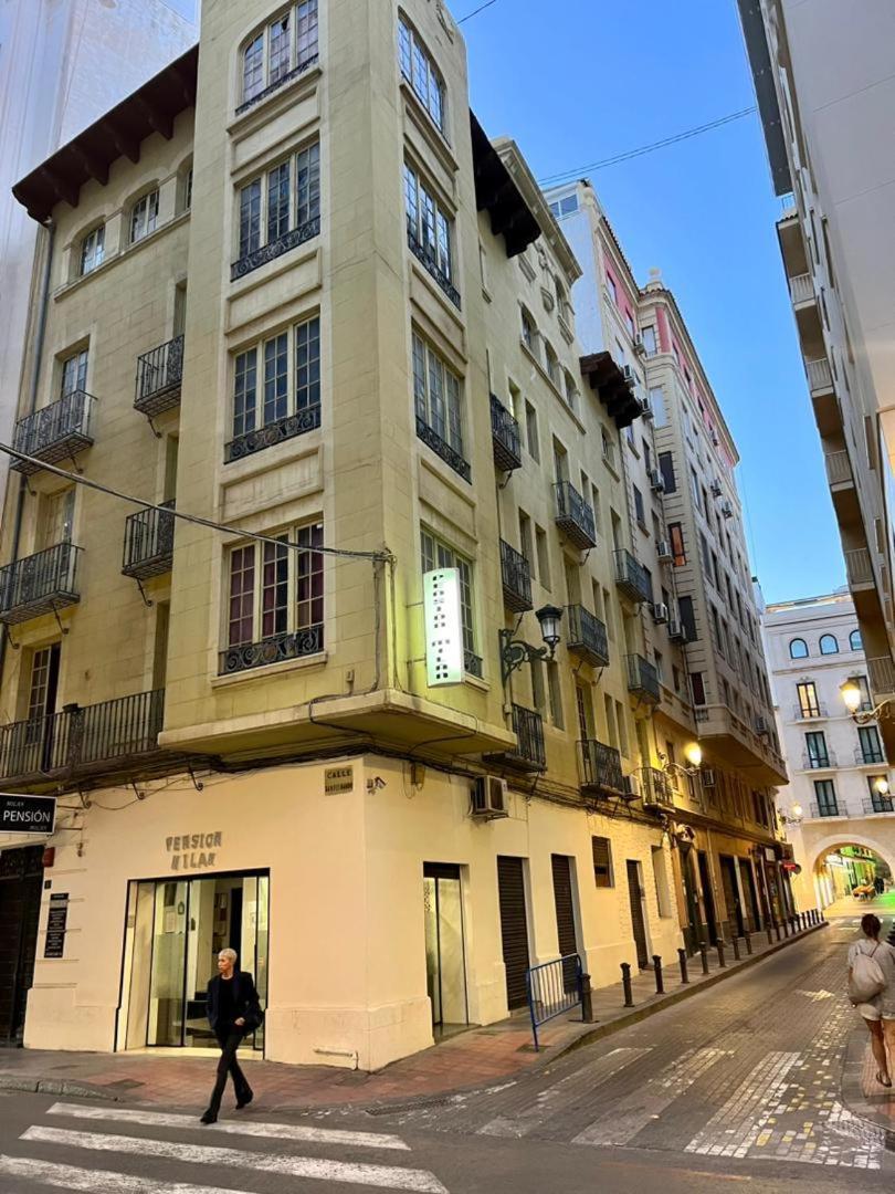 호스탈 밀란 호텔 알리칸테 외부 사진 The building of the museum